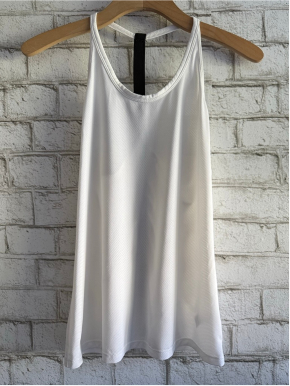 Athleta Uppercut T Strap Tank size XS white and black